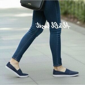 Clarks Cloudsteppers Breeze Vibe Navy Slip-On Shoes Women’s Size 10 NWB